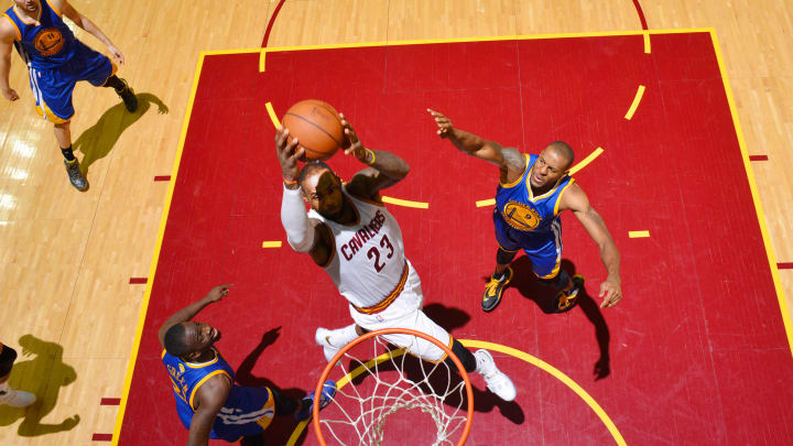 Watch: J.R. Smith, LeBron James connect on huge alley-oop