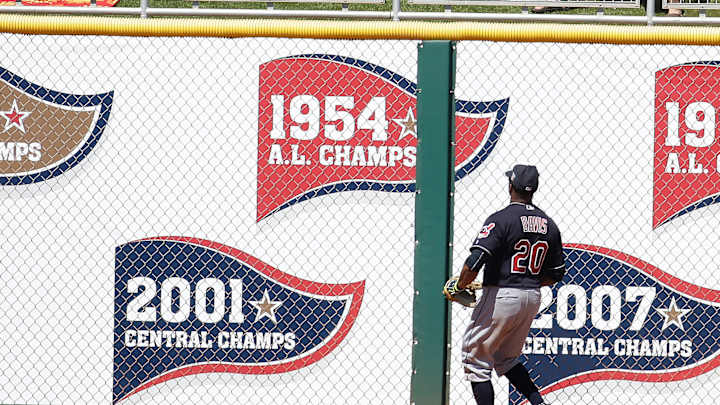 Mesoraco homers in 1st game back, Reds beat Indians 8-6