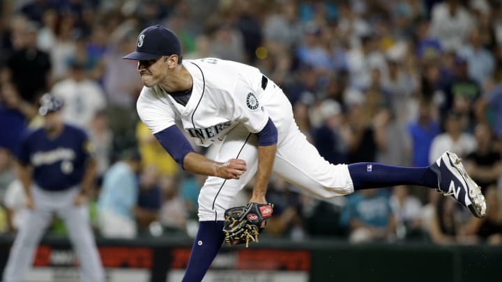 Hernandez, Zunino lead Mariners past Brewers 8-2
