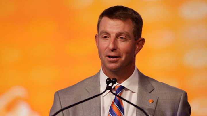 Dabo Swinney won't discipline Clemson players if they protest anthem Dabo Swinney won't discipline Clemson players if they protest anthem