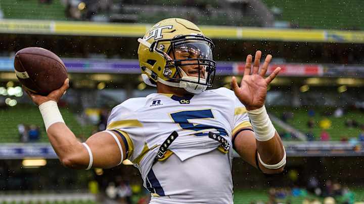 Mills' late TD run lifts Georgia Tech past Eagles 17-14