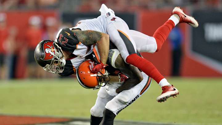 Browns coach Jackson doesn't think 'sky' falling on team