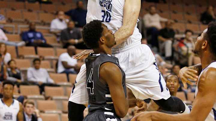 Old Dominion edges Oakland 68-67 in Vegas 16 title game