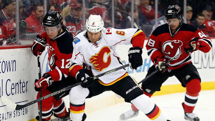 Devils win 2nd straight, 4-2 over the Calgary Flames Devils win 2nd straight, 4-2 over the Calgary Flames