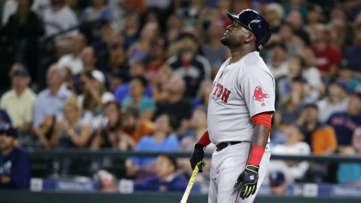 Holt's single in 11th lifts Red Sox past Mariners, 3-2