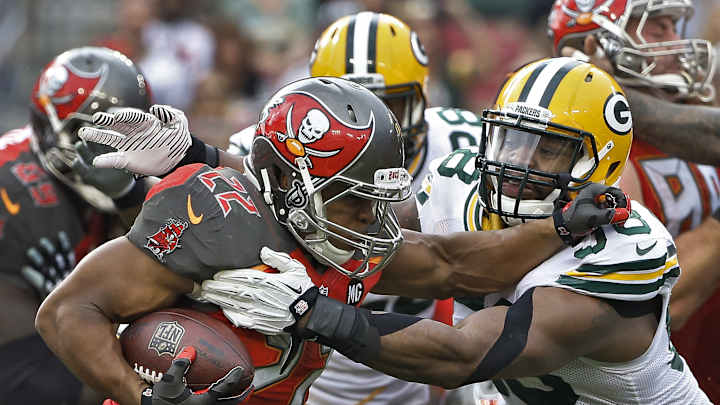 Recognized off field, Barrington key to Packers' LB plans