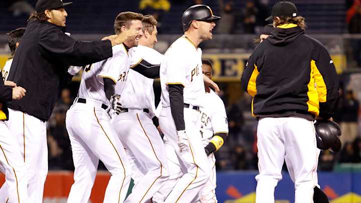 Watch: Pirates beat Cardinals on Jordy Mercer walk-off single