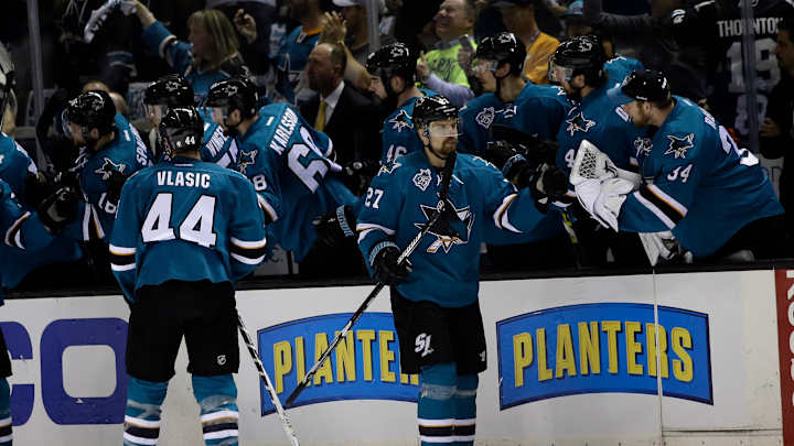 Jones' 2nd shutout gives Sharks 2-1 series lead over Blues