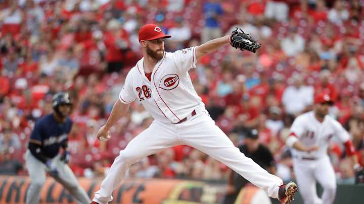 LEADING OFF: King Felix back for Mariners, Pomeranz debuts