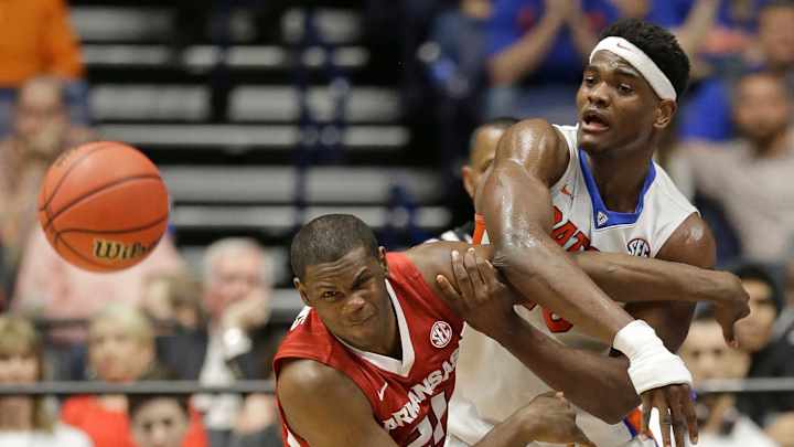 No. 8 Florida outlasts No. 9 Arkansas 68-61 in SEC