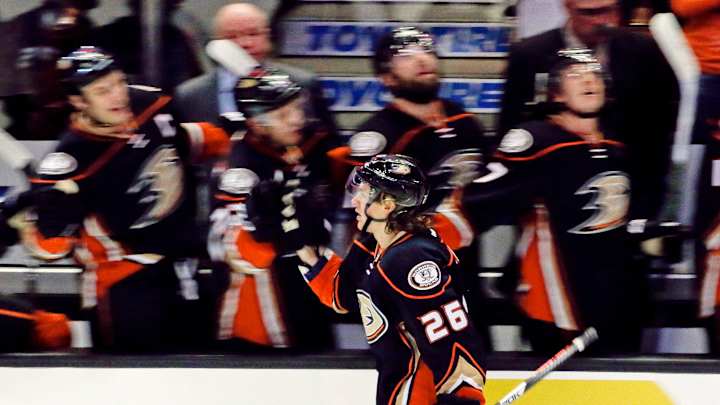 Ducks trade Hagelin to Pittsburgh for Perron, Clendening