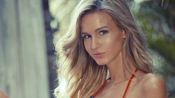 Friday's P.M. Hot Clicks: Michelle Pieroway; Best SI Covers of 2016 Friday's P.M. Hot Clicks: Michelle Pieroway; Best SI Covers of 2016