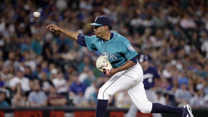 Mariners win 7th straight at home with 7-6 win over Brewers