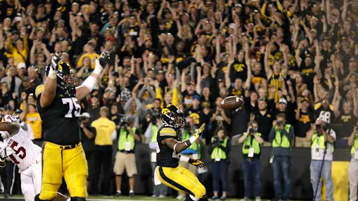 No. 13 Iowa finds potent RB duo in Daniels, Canzeri