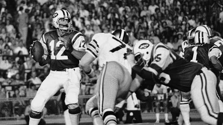 Former Jets offensive lineman Winston Hill dead at 74 Former Jets offensive lineman Winston Hill dead at 74