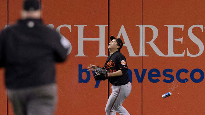 Encarnacion's 11th-inning HR lifts Jays over O's, into ALDS