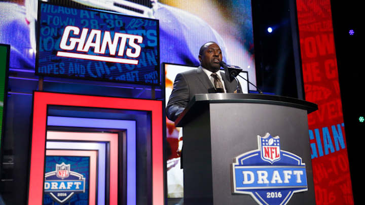 Giants take receiver Sterling Shepard of Oklahoma