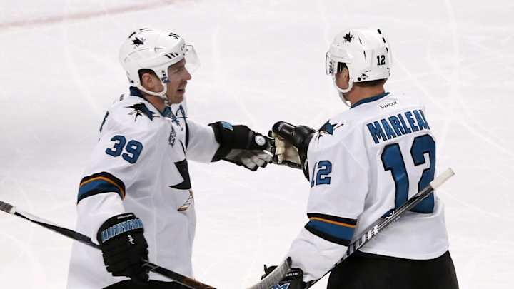 Martin Jones makes 33 saves, Sharks blank Blackhawks 2-0 Martin Jones makes 33 saves, Sharks blank Blackhawks 2-0