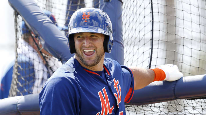 Tebow homers in batting practice at Day 2 of Mets camp Tebow homers in batting practice at Day 2 of Mets camp