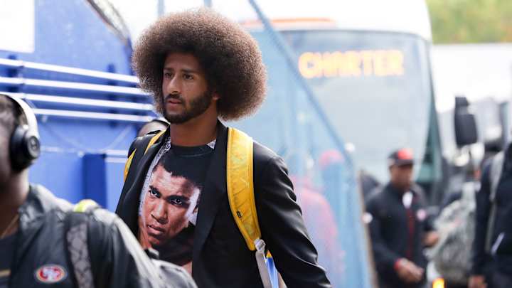 Colin Kaepernick wears Muhammad Ali shirt ahead of game against Bills Colin Kaepernick wears Muhammad Ali shirt ahead of game against Bills
