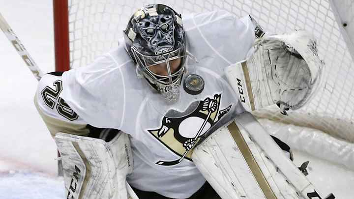 Penguins’ Fleury lays out for acrobatic save vs. Blackhawks Penguins’ Fleury lays out for acrobatic save vs. Blackhawks