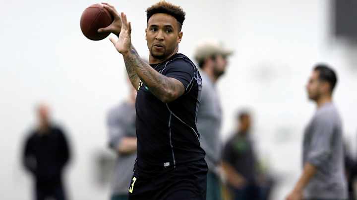 Oregon’s Vernon Adams believes he’s No. 2 QB in 2016 draft class Oregon’s Vernon Adams believes he’s No. 2 QB in 2016 draft class