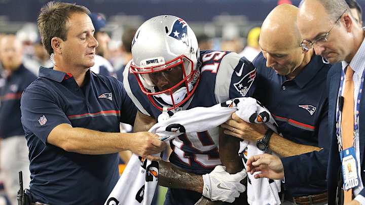 Report: Patriots rookie WR Malcolm Mitchell out four weeks with dislocated elbow Report: Patriots rookie WR Malcolm Mitchell out four weeks with dislocated elbow