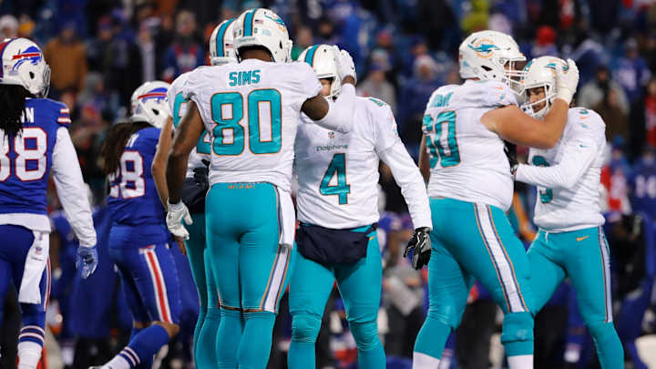 Gase: Playoff-bound Dolphins won't rest starters this week