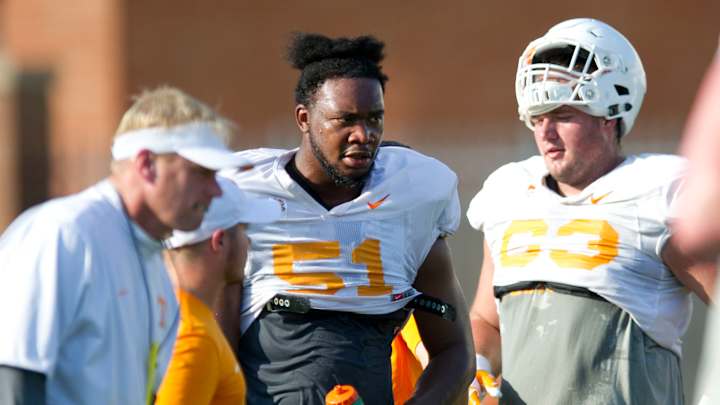 Tennessee offensive linemen gain attention amid competition
