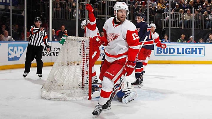 Red Wings sign Sheahan, Lashoff to new deals