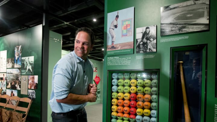 Mike Piazza tours Hall of Fame: 'It's a little overwhelming' Mike Piazza tours Hall of Fame: 'It's a little overwhelming'