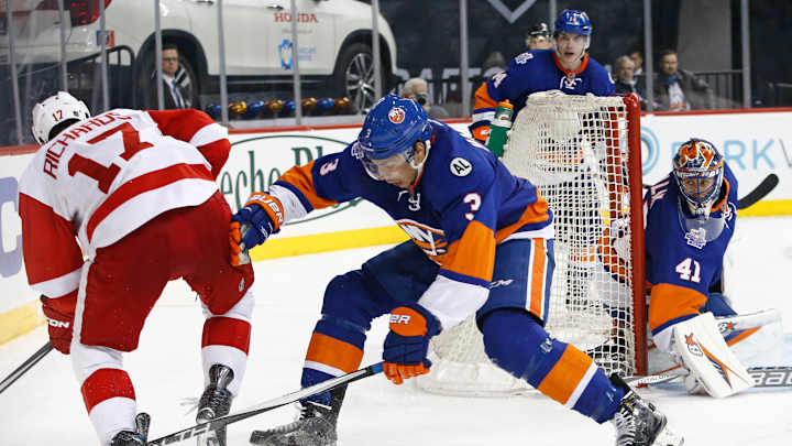 Abdelkader, DeKeyser help Red Wings beat Islanders 4-2 Abdelkader, DeKeyser help Red Wings beat Islanders 4-2