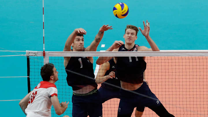 US men's volleyball reaches Rio semis with 4th straight win