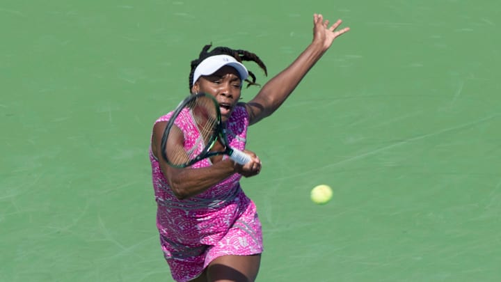 Venus Williams opens Rogers Cup with blowout win