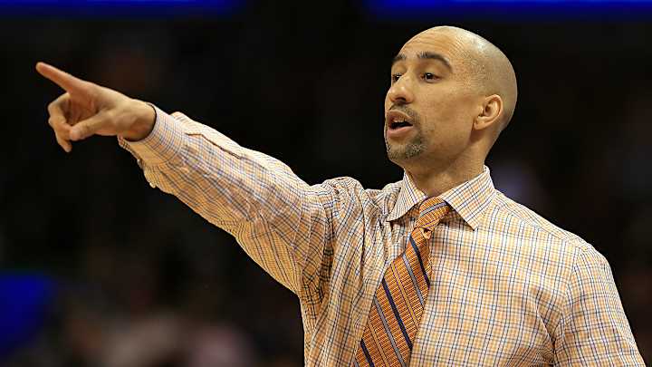 Texas basketball coach Shaka Smart gets raise, contract extension