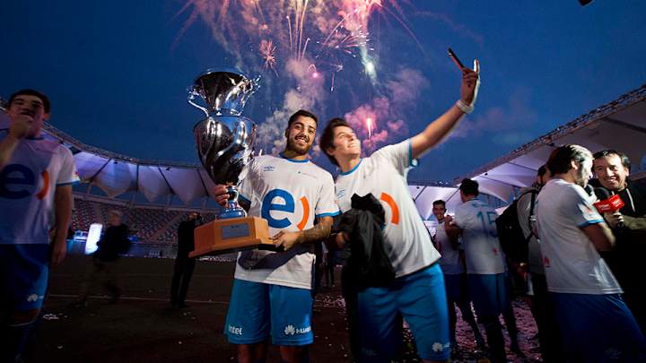 Chileans set world record with 120-hour, 2,357-player soccer match
