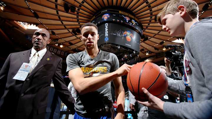 Knicks put Warriors fans on Jumbotron with ‘Bandwagon Cam’