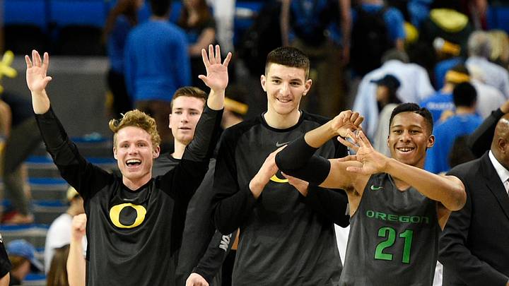 No. 9 Oregon beats UCLA 76-68 to earn share of Pac-12 title No. 9 Oregon beats UCLA 76-68 to earn share of Pac-12 title