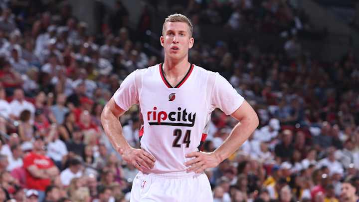 Mason Plumlee handed out money on the streets of Indonesia