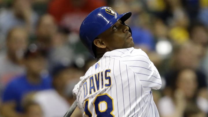 Brewers trade OF Khris Davis to Athletics for 2 prospects