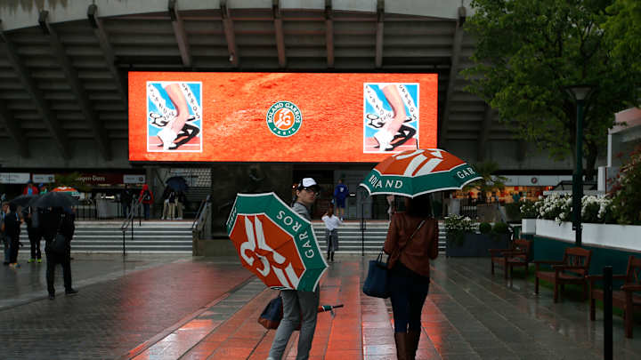 Rain greets French Open start; Kvitova, Nishikori scheduled