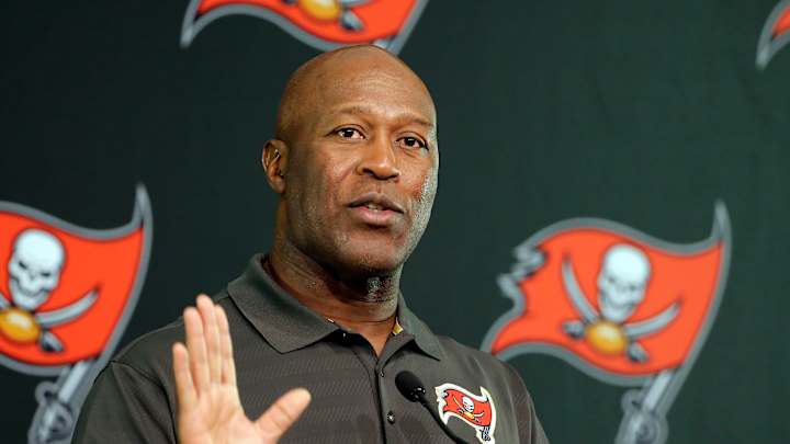 Illinois hires Lovie Smith as head coach Illinois hires Lovie Smith as head coach