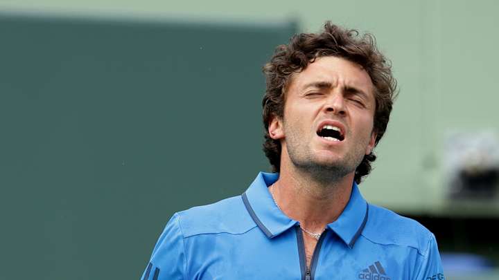 Carreno Busta beats top-seeded Simon to reach Estoril semis