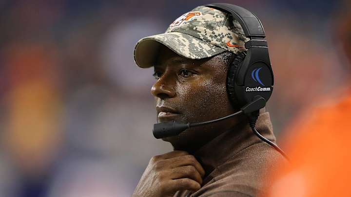 Syracuse coach Babers to players after stabbings: Do not travel alone