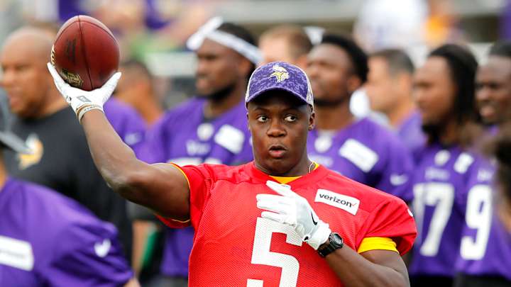 Letting it loose: Vikings seek more assertive Bridgewater