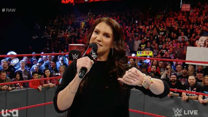 Stephanie McMahon quiets ‘CM Punk’ chants in Chicago with fantastic burn