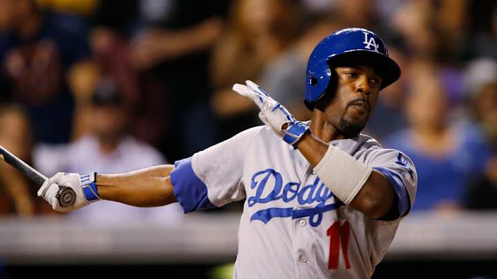 Former MVP Rollins reaches minor league deal with White Sox