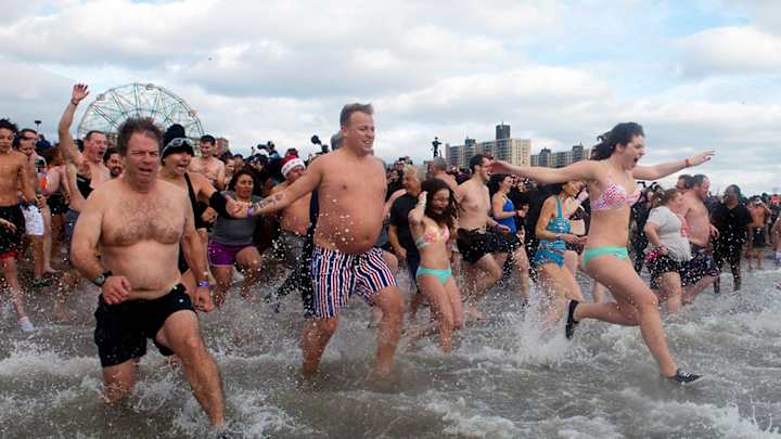 Wacky Sports Photos of the Week (Dec. 30-Jan. 5)