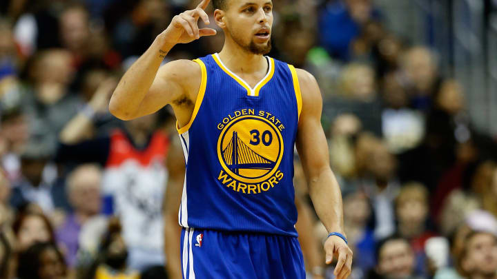 Curry lights up Wizards for Warriors' 8th straight win
