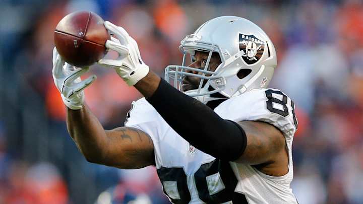 Report: Raiders’ Clive Walford injures knee in ATV accident